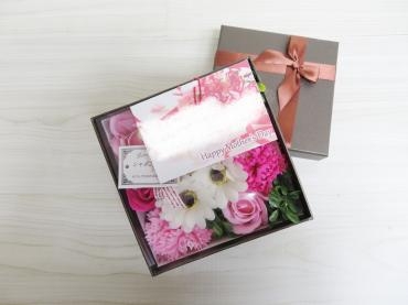 母の日に『カラーBOX』をお届けしました！｜「フラワーショップコスモス」　（宮崎県小林市の花キューピット加盟店 花屋）のブログ